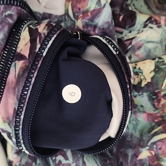 Lululemon Run: Top Speed CropIridescent Multi Size 6 - Picture 16 of 16